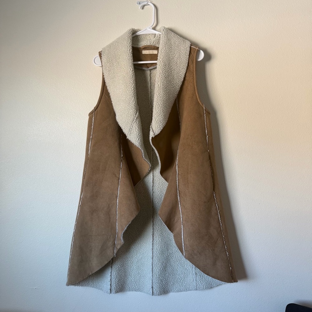 Cherish Women’s Faux Leather Fleece Lined  Flowy Vest Medium Fleece Lined